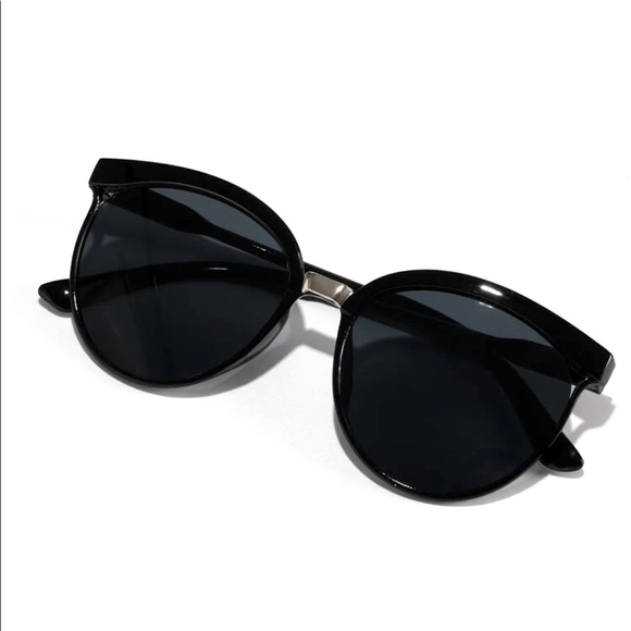 Accessories - 🤩HP🤩Round Frame sunglasses